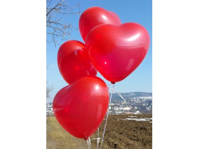 Luftballonherz mit Heliumfüllung